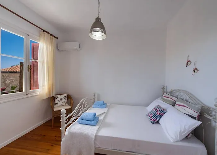 To Patriko Lefkada Cozy Village Home With Parking